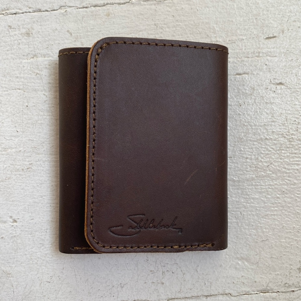 Saddleback Leather Trifold Wallet - RFID - Full Grain Leather 

	◦